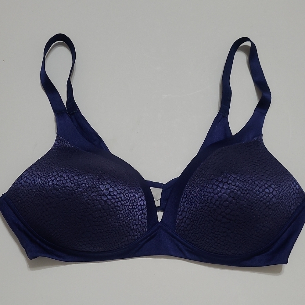 Warner's Blissful Benefits Midnight Blue Textured Wireless Bra size 38C